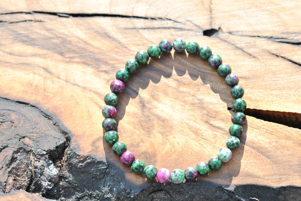 Armkette Zoisit mit Rubin