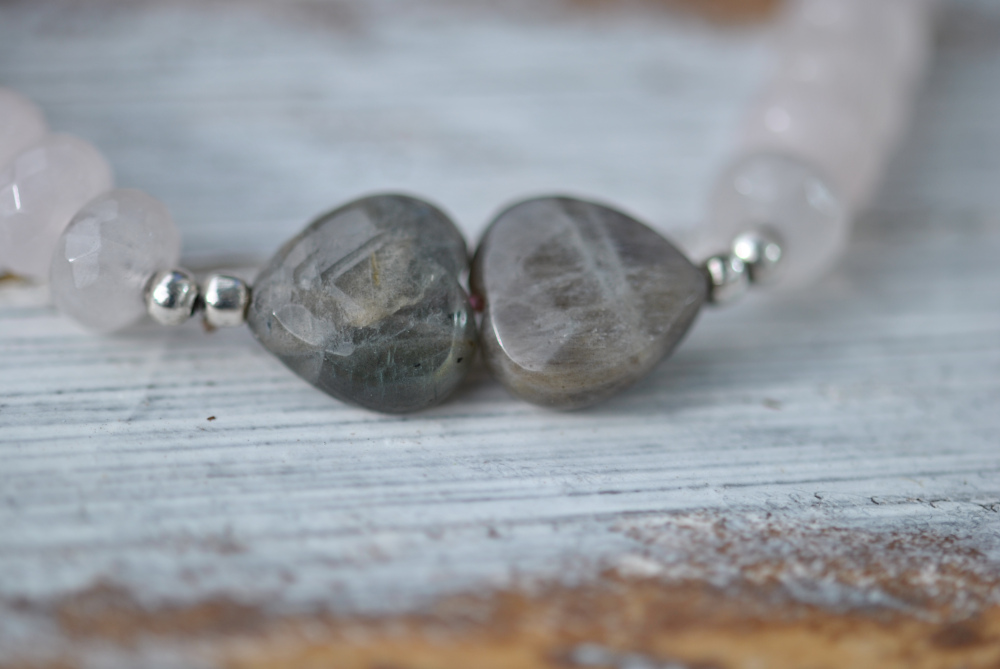 Armkette Labradorit Herzen & Rosenquarz – Bild 2