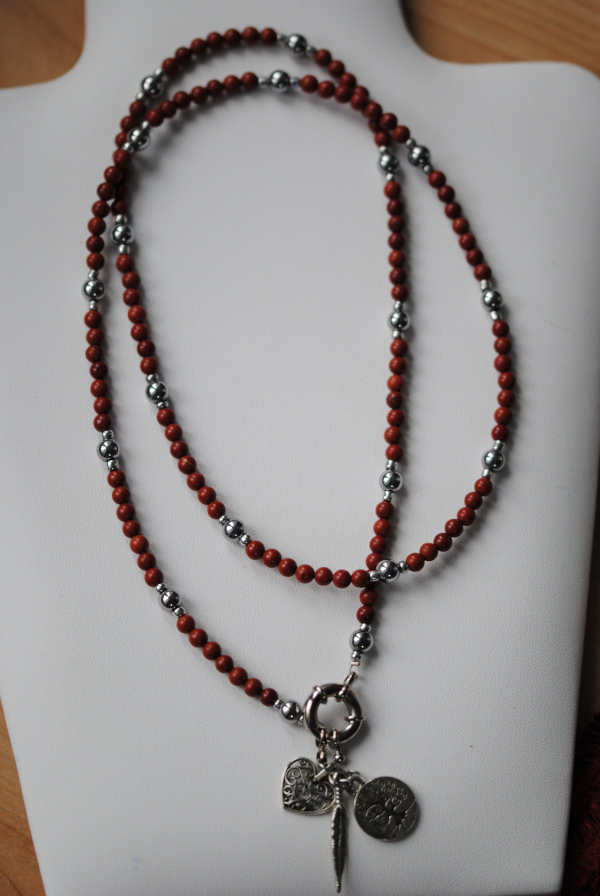 Lange Jaspis und Hämatit Halskette